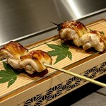 焼鳥 燃暖 - 川俣しゃもと京紅地鶏のモモの食べ比べ