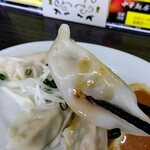 中華麺房 東龍 - 「辣油と醤油」の組み合わせもグー♭