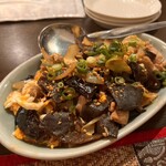 タワンタイ - 豚肉と生きくらげの卵炒め