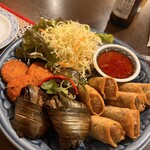 タワンタイ - 揚げ春巻・さつま揚げ・鶏肉の葉包み揚げ