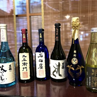 名酒を含む地酒を約20種類、ワイン約30種類と豊富にご用意◎