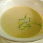 フランス料理 ル・トリアノン - ('09/12)聖護院かぶらの滑らかなスープ