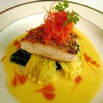 フランス料理 ル・トリアノン - ('09/12)真鯛のポワレ　２色のソースと共に