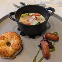 マレッタ - メイン　チーズベーグル、ココット、ソーセージ