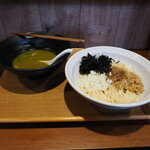 麺処 にぼし香 - 背脂の和え玉着丼