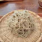 木陰 - 画像では伝わらないですが、十割とは思えない極細切りの麺でした