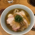 中華そば しば田 - 特製煮干しそば（鶏チャーシュー＋ロースチャーシュー）