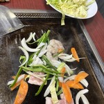 お好み焼 風月 - 野菜炒め  途中