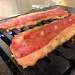 焼肉 近江牛肉店 - 白皿