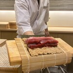 鮨 浜はち - 鮪と大トロの太巻き