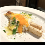 da Uma - フランス産ホワイトアスパラ　卵を割ります〜　byまみこまみこ