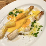 da Uma - フランス産ホワイトアスパラガスとパルメジャーノレジャーノと卵が焦がしバターとがお口の中でマリアージュされる瞬間が堪らないです　　byまみこまみこ