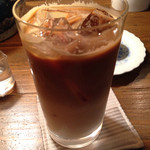 Cafe Le Petit Ni Trois - カフェラテ