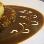 カレーハウス すぷ～ん - 濃厚でスパイシーな欧風のカレー。
      コクがあって、辛味もほんのりと。
      
      
      