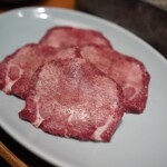 炭火焼肉ホルモンさわいし - 追加　黒毛和牛上タン