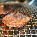 炭火焼肉ホルモンさわいし - 黒毛和牛上タン