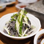 炭火焼肉ホルモンさわいし - センマイ刺し