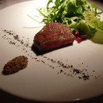 米沢牛ロース肉のローストと自家製ハーブマスタード