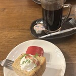 広島牡蠣と海鮮 KUROHIGEシーフード×２ - クーポンサービスのケーキと別売りのコーヒー