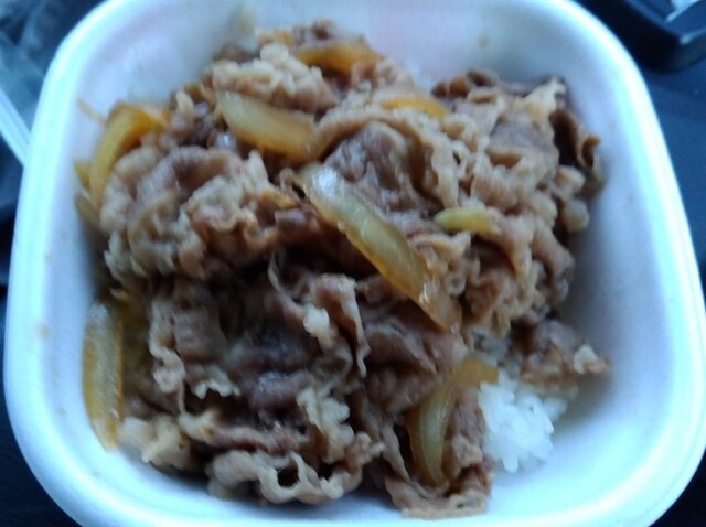 すき家 灼熱の焼きカレー 金のどんぶり クレヨンしんちゃん すき家