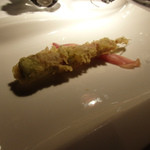 パルマ産生ハムを巻いた月山筍のフリット