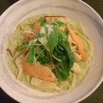 創作ぱすた ここわ - スモークサーモンと帆立の抹茶クリームソース・パスタ大盛り☆♪