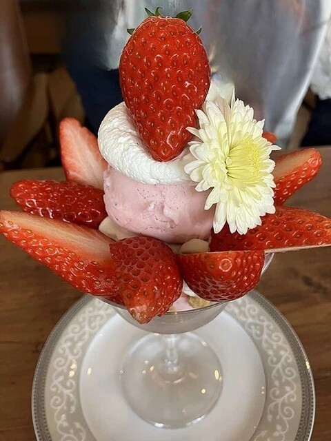 お菓子 フルーツ盛り パスタ入れ 花型淡いピンクガラス お菓子