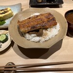 鰻流 - うな丼とうま巻き