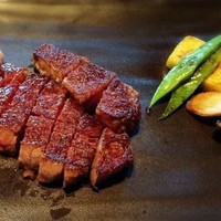 味街道 五十三次 - お店の接客は三流だけど、美味しいお肉でした。コースでは、中間クラスのものを食べましたが、柔らかいお肉で食べ易かったです。