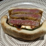 イワナガ食堂 - A5等級宮崎牛サーロインのブルーチーズを使ったカツサンド