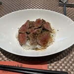 イワナガ食堂 - A5等級宮崎牛イチボのステーキ丼