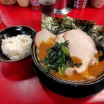 豚骨醤油ラーメン 王道家 柏店 - 