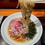 麺や べらぼう 希酒庵 - 淡麗醤油らぁ麺