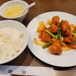 上海家庭料理 謝謝 船橋駅前南口店 - ｢日替わり定食｣[880円]以下税込！これに小鉢の｢焼そば｣が付くのです(ﾟдﾟ)