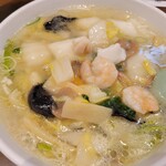 上海家庭料理 謝謝 - ｢日替わりランチセット｣[1000円]の｢海鮮麺｣！