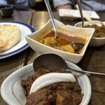 トプカ 神田本店 - おつまみカリー　手前・マトン　奥・ムルギ