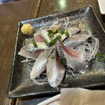 トプカ 神田本店 - 鮮度抜群のイワシの刺身