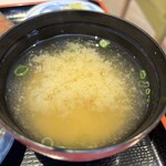 こだわりとんかつ かつき亭 - 味噌汁〜豆腐となめこ