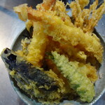 海鮮割烹食堂　樹八 - 海老天丼ボリューム抜群