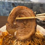 麺屋 みつば - 柔らかく　程よい脂　大きさもグー