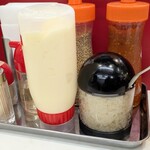 なぎちゃんラーメン - 調味料も素晴らしい