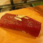 吉乃寿司 - 鮪の漬け　山葵の茎をトッピング