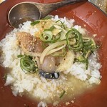 博多ごまさば屋 - ご飯おかわりして（1杯迄無料）
      トロ鯖、あられ（無料）乗せ出汁茶漬