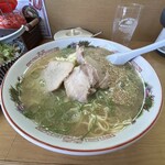 江ちゃんラーメン - 速攻でニンニクとゴマを♬