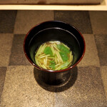 鮨 飛躍 - お椀（あら汁）
