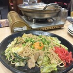 琉球居酒屋 おきなわ屋 - 屋台の焼きそば（ソース）