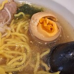 ◯坊 本店 - 黄身はほぼ固まっていた