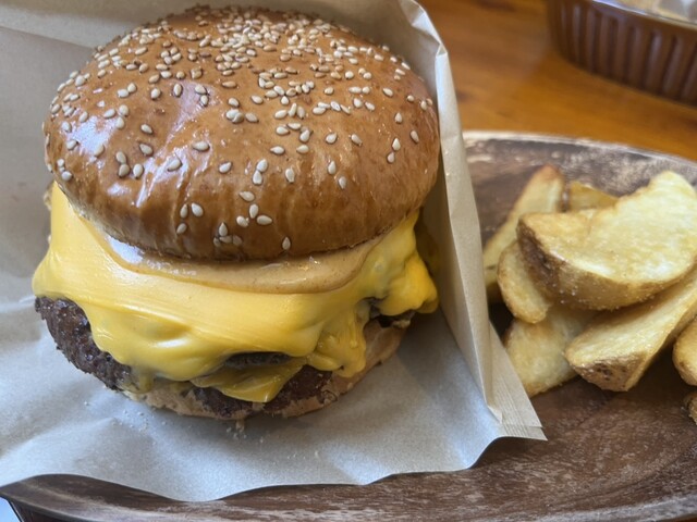 Shirokuma Burgers （シロクマバーガー【旧店名】Shirokuma