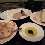 旬采 - レバーパテ、クリームチーズ、フォカチャ