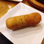 BAR COMEDOR UNiCO - バカリャウのコロッケ